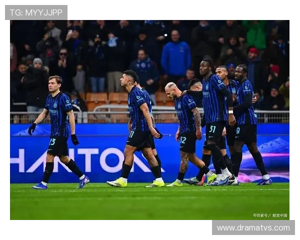 阿克在曼城崛起，防线核心表现稳健助力球队争冠。