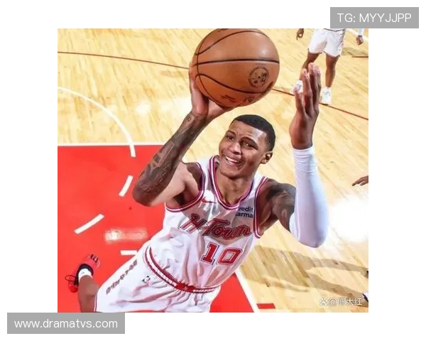 申京内线高位挡拆为格林制造错位，胜于背身单打提效